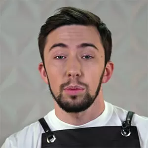 Казбек Остаев — , участник шоу «Молодые ножи» с Ивлевым Казбек Остаев — участник шоу «Молодые ножи» с Ивлевым