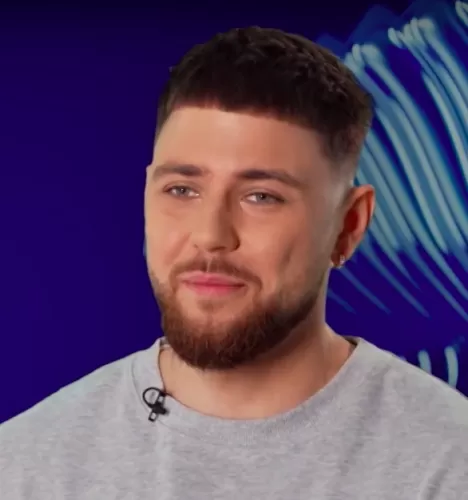 Олег Нужненко — Футблогер, участник шоу «Полная посадка» с Ивлевым Олег Нужненко — участник шоу «Полная посадка» с Ивлевым