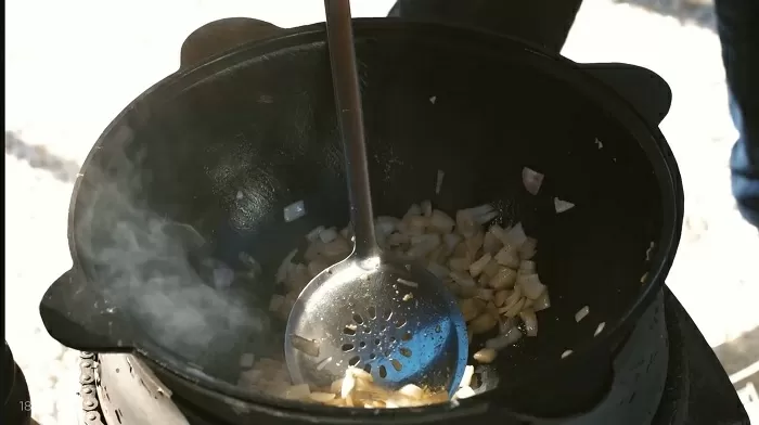 Чахохбили из индейки в казане - рецепт от Константина Ивлева