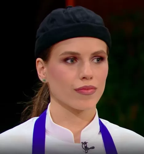 Полина Конова — , участник шоу «Полная посадка» с Ивлевым Полина Конова — участник шоу «Полная посадка» с Ивлевым