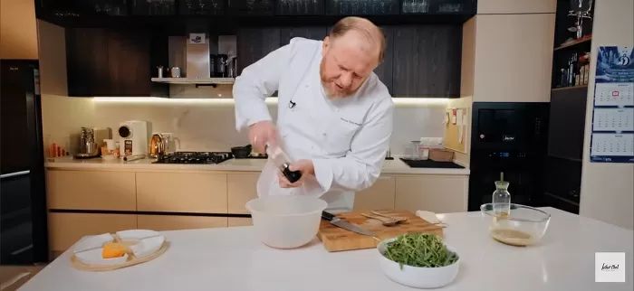 Салат с семгой, картофелем и рукколой - рецепт от Константина Ивлева