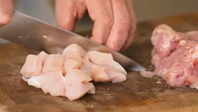 Куриные зразы с грибами и сыром - рецепт от Константина Ивлева