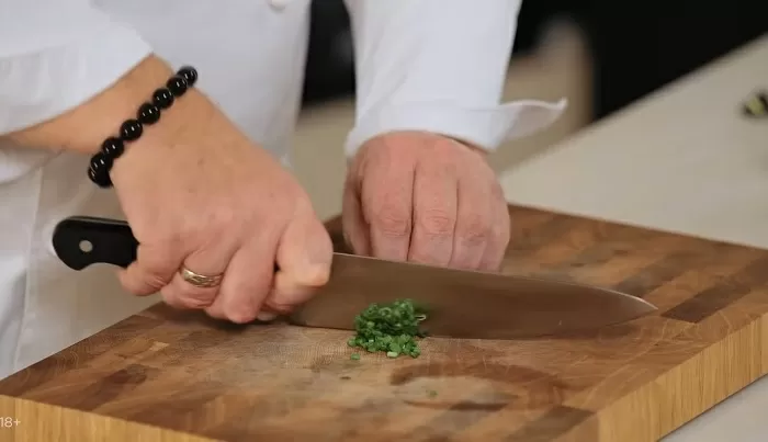 Пирог с мойвой - рецепт от Константина Ивлева