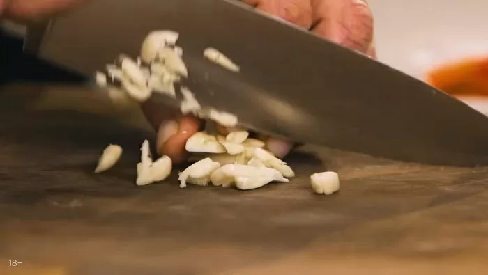 Лапша с курицей и овощами - рецепт от Константина Ивлева