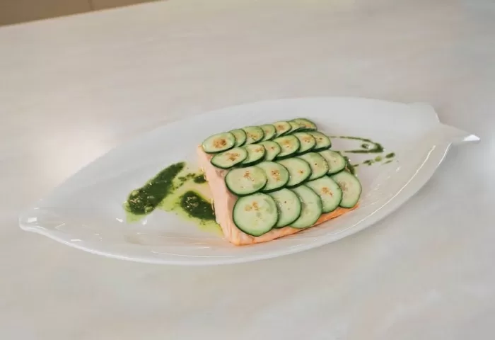 Лосось с цукини и песто - рецепт от Константина Ивлева
