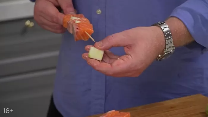 Шашлычки из семги - рецепт от Константина Ивлева