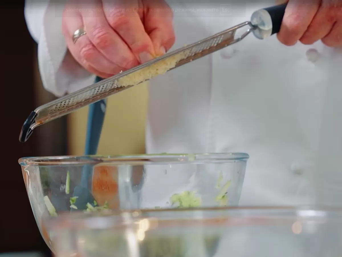 Бургер на греческий манер - рецепт от Константина Ивлева