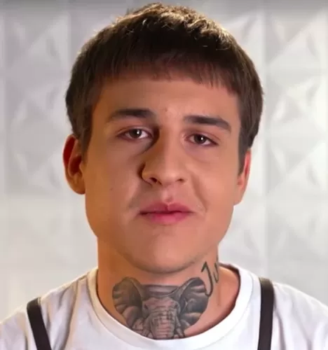 Егор Самыхин — Повар, участник шоу «Молодые ножи» с Ивлевым Егор Самыхин — участник шоу «Молодые ножи» с Ивлевым