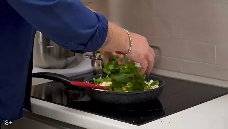 Паста с курицей в сливочном соусе - рецепт от Константина Ивлева