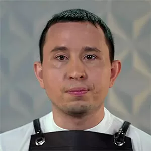 Илья Толстиков — , участник шоу «Молодые ножи» с Ивлевым Илья Толстиков — участник шоу «Молодые ножи» с Ивлевым