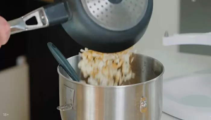 Пирог с грушей и миндалем - рецепт от Константина Ивлева