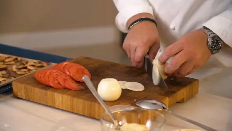 Мясо по-Французски - рецепт от Константина Ивлева