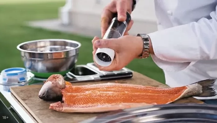 Копченая форель - рецепт от Константина Ивлева