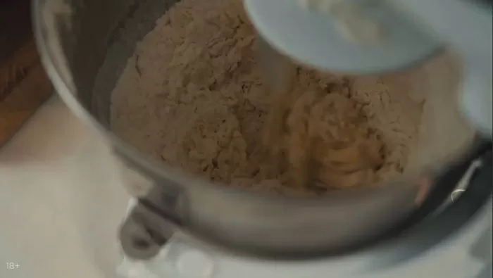 Пирог с курицей, сыром и томатами - рецепт от Константина Ивлева