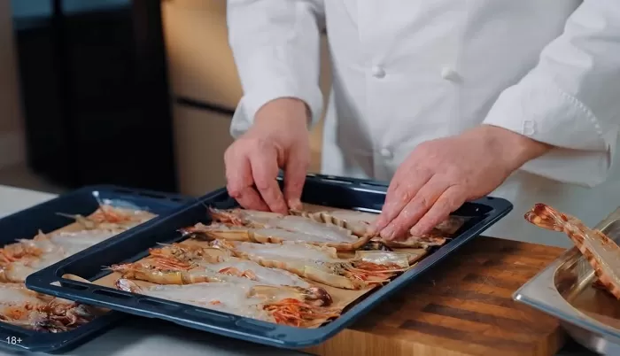 Королевские креветки в духовке - рецепт от Константина Ивлева