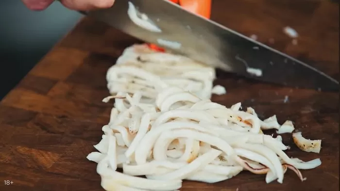 Шаурма с креветками и кальмарами - рецепт от Константина Ивлева