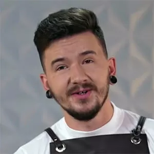 Андрей Киячик — , участник шоу «Молодые ножи» с Ивлевым Андрей Киячик — участник шоу «Молодые ножи» с Ивлевым