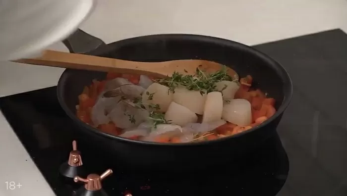 Рагу из морепродуктов - рецепт от Константина Ивлева