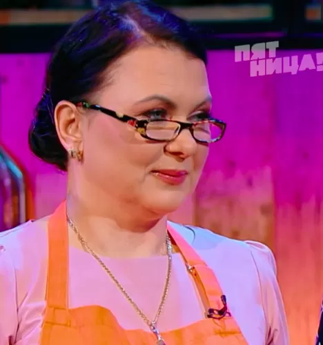 Анастасия Антошкина — Шеф-повар, участник шоу «Битва шефов» с Ивлевым Анастасия Антошкина — участник шоу «Битва шефов» с Ивлевым