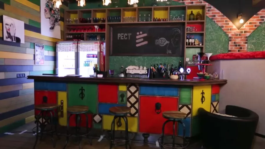 Почему Ё Бар?