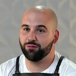 Петрос Казаков — , участник шоу «Молодые ножи» с Ивлевым Петрос Казаков — участник шоу «Молодые ножи» с Ивлевым