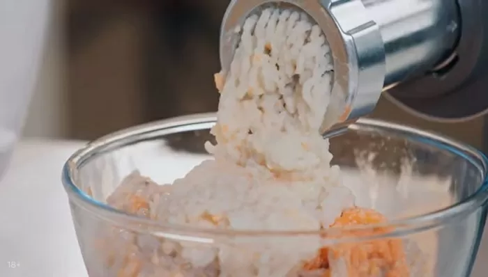 Шашлык из лосося, креветок и кальмаров - рецепт от Константина Ивлева