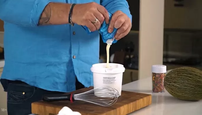 Шоколадное и йогуртовое фондю - рецепт от Константина Ивлева