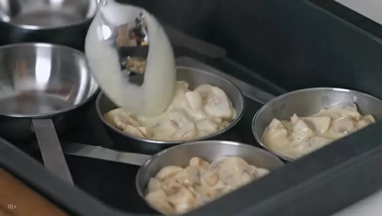 Жюльен с грибами и сыром - рецепт от Константина Ивлева