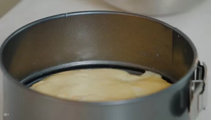 Пирог с грушей и миндалем - рецепт от Константина Ивлева