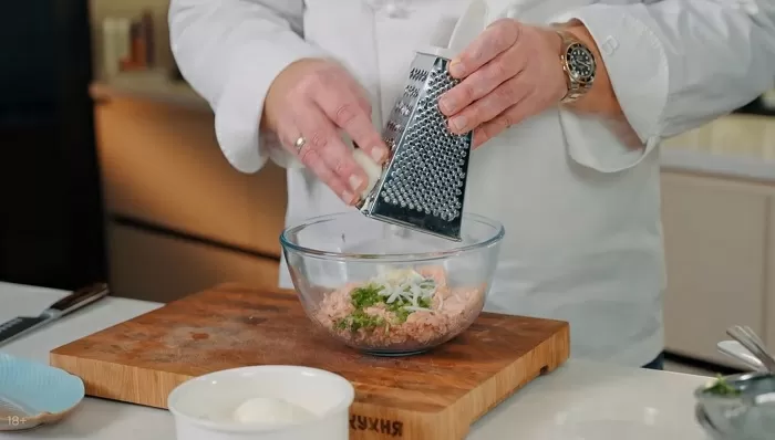 Хрустящие пирожки из лаваша - рецепт от Константина Ивлева