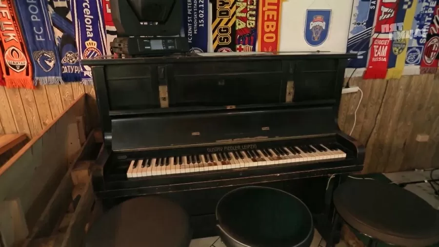 Почему Два хвоста?