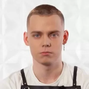 Владислав Мишуков — , участник шоу «Молодые ножи» с Ивлевым Владислав Мишуков — участник шоу «Молодые ножи» с Ивлевым