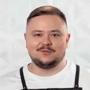 Александр Макаров — , участник шоу «Молодые ножи» с Ивлевым Александр Макаров — участник шоу «Молодые ножи» с Ивлевым