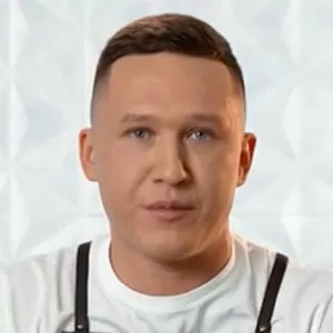 Александр Карюкин — , участник шоу «Молодые ножи» с Ивлевым Александр Карюкин — участник шоу «Молодые ножи» с Ивлевым