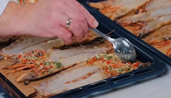 Королевские креветки в духовке - рецепт от Константина Ивлева