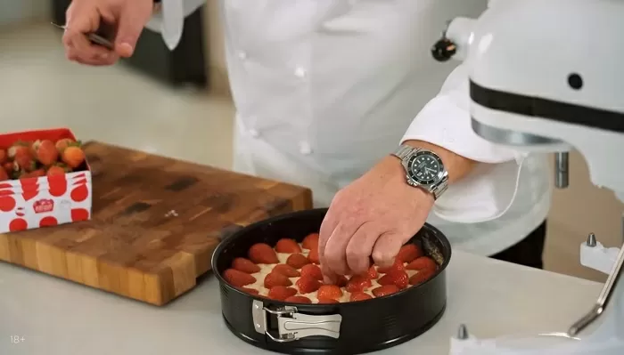 Запеканка с клубникой - рецепт от Константина Ивлева