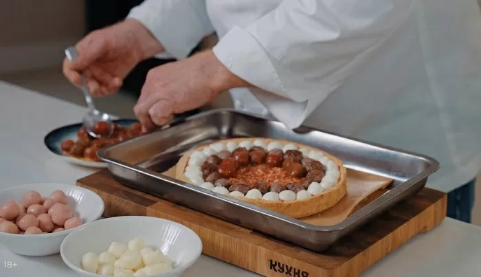 Пирог с сыром и фрикдельками - рецепт от Константина Ивлева