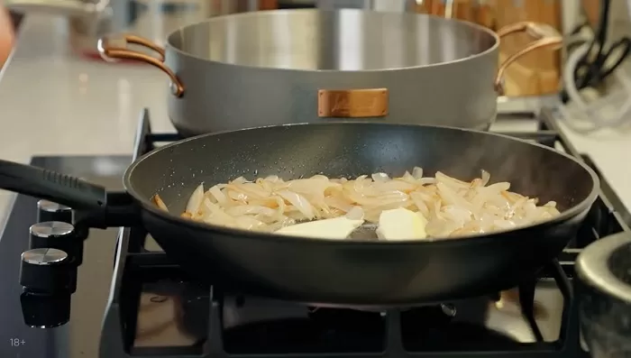 Бефстроганов в дачном стиле - рецепт от Константина Ивлева