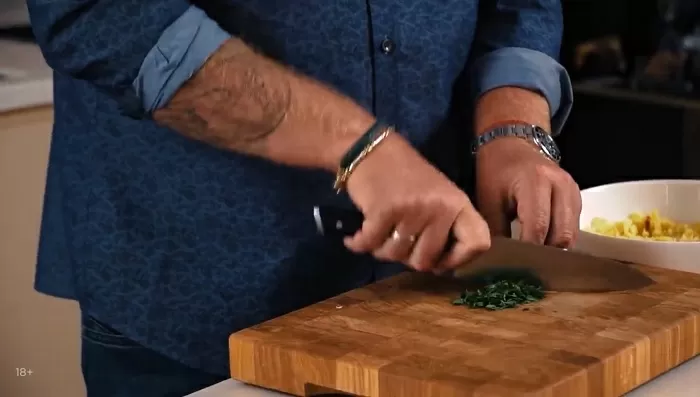 Капустно-картофельные котлеты с грибным соусом - рецепт от Константина Ивлева