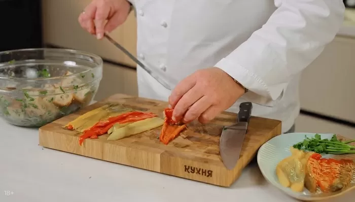 Шашлычки из креветок, печеного перца и деревенского хлеба - рецепт от Константина Ивлева