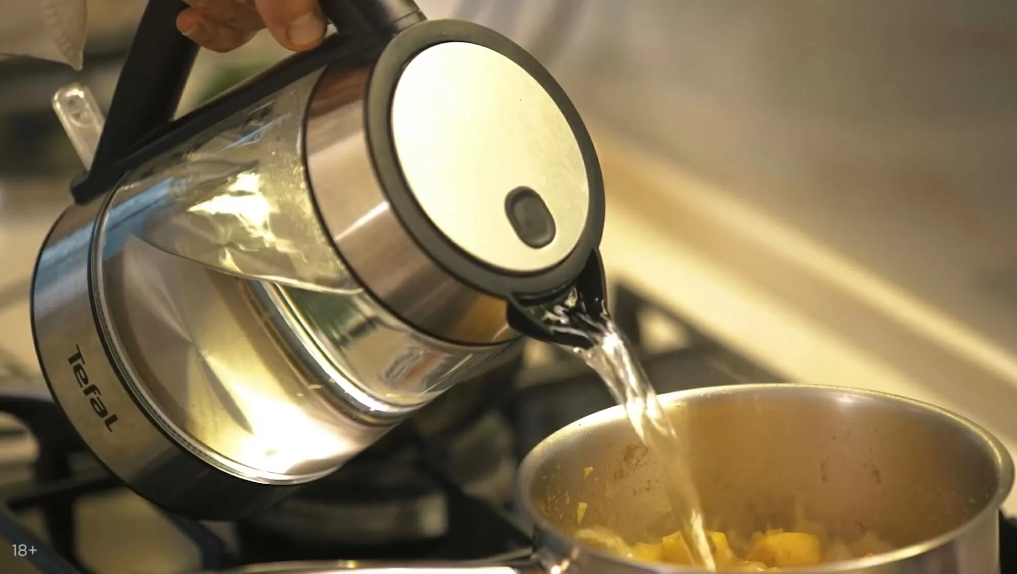 Тыквеннный крем-суп с креветками - рецепт от Константина Ивлева