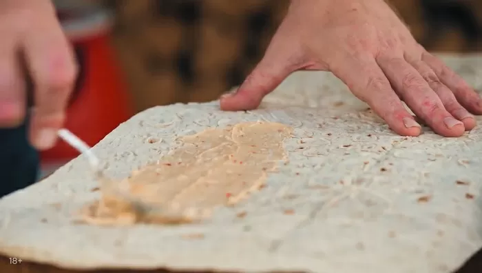 Шаурма с креветками и кальмарами - рецепт от Константина Ивлева