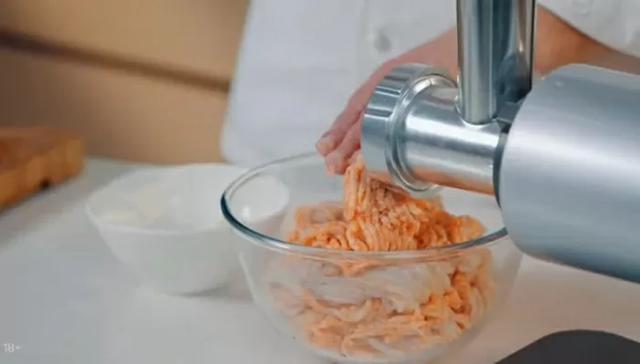 Шашлык из лосося, креветок и кальмаров - рецепт от Константина Ивлева