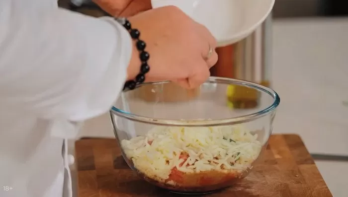 Запеченные баклажаны с фаршем - рецепт от Константина Ивлева