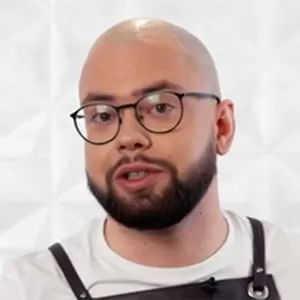 Андрей Тамадаев — , участник шоу «Молодые ножи» с Ивлевым Андрей Тамадаев — участник шоу «Молодые ножи» с Ивлевым