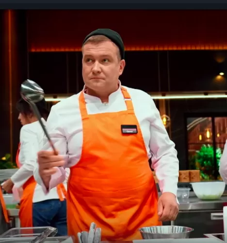Сергей Пезиков — Повар-технолог, участник шоу «Полная посадка» с Ивлевым Сергей Пезиков — участник шоу «Полная посадка» с Ивлевым