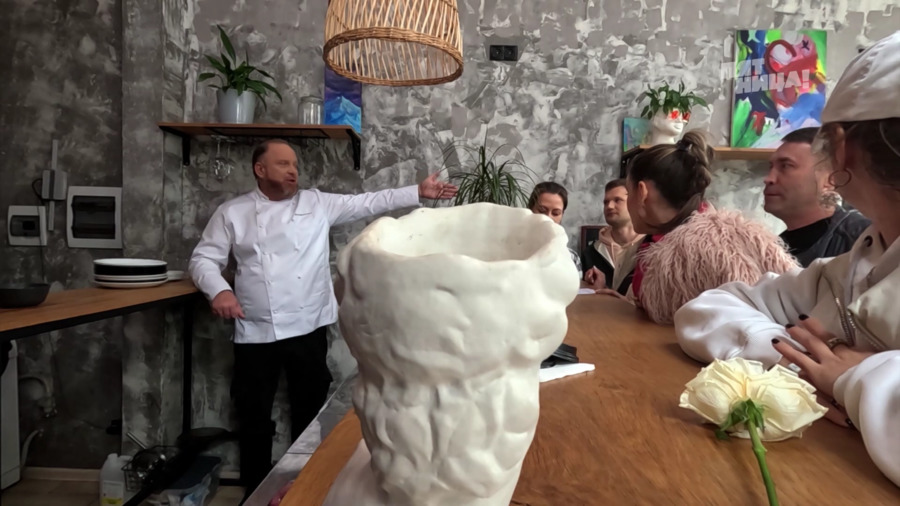 Справилось ли заведение Corner Cafe с полной посадкой?