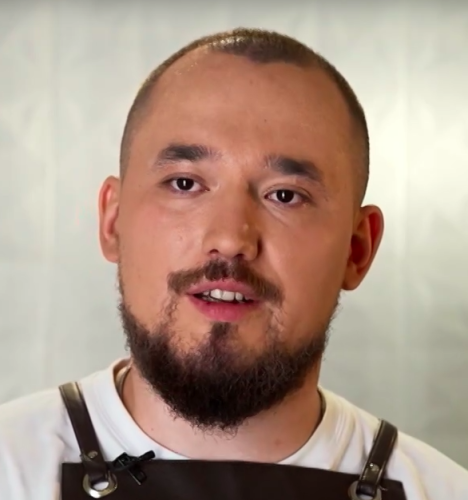 Эскендер Аджи-Алимов — Бренд-шеф, участник шоу «Молодые ножи» с Ивлевым Эскендер Аджи-Алимов — участник шоу «Молодые ножи» с Ивлевым