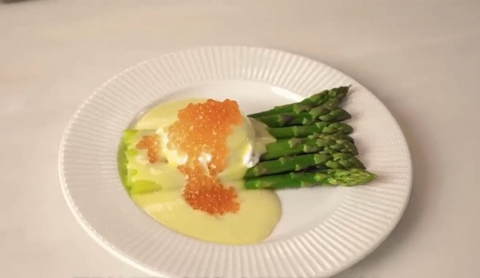 Яйцо пашот с голландским соусом - рецепт от Константина Ивлева
