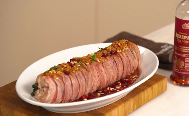 Рулет из кролика - рецепт от Константина Ивлева